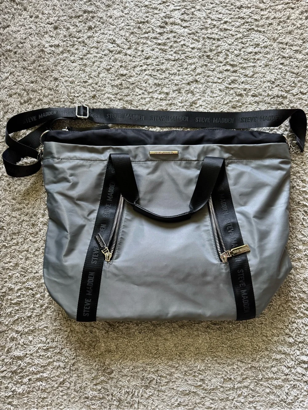 Steve Madden large steve